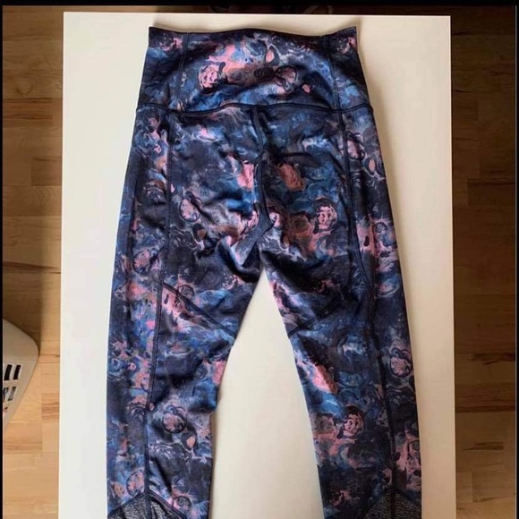 Lululemon Floral if your lucky leggings 🌸🌺 - Picture 2 of 2